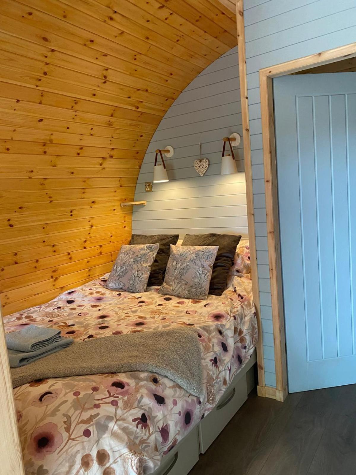 Campsie Luxury Pods With Hot Tub Otel Glasgow Dış mekan fotoğraf